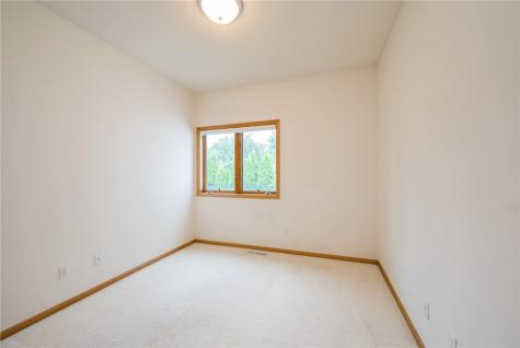 2500 Creekside Drive Hiawatha IA 52233