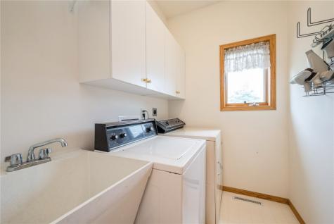 2500 Creekside Drive Hiawatha IA 52233