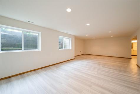 2500 Creekside Drive Hiawatha IA 52233