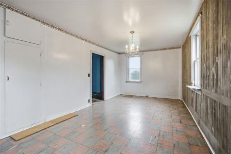 215 53rd Avenue Amana IA 52203