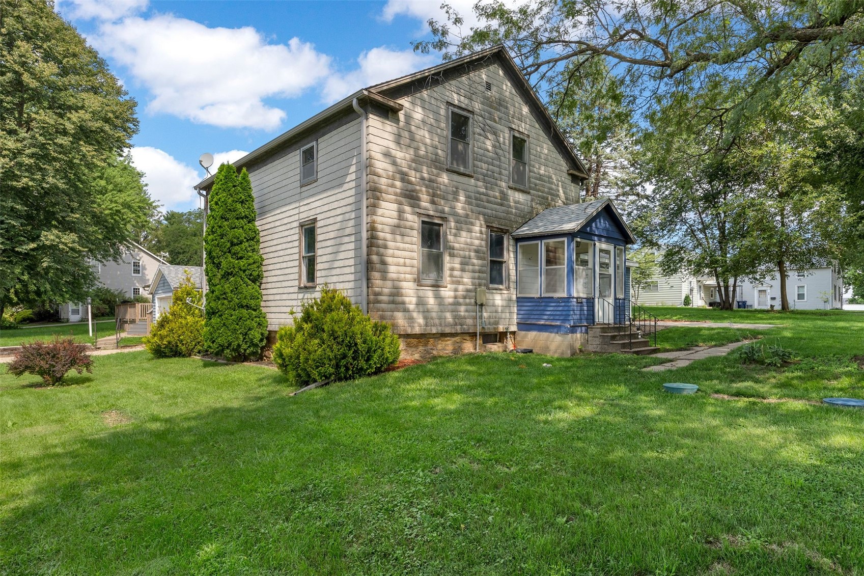 215 53rd Avenue Amana IA 52203