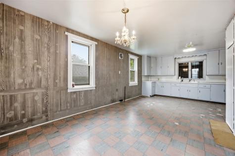 215 53rd Avenue Amana IA 52203