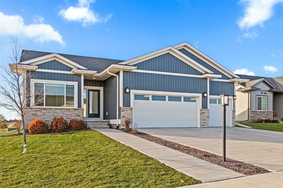 997 Thomas Circle Tiffin IA 52340