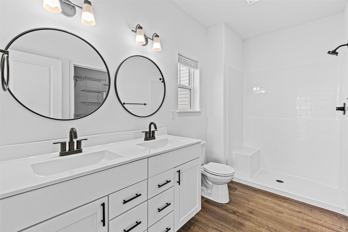 997 Thomas Circle Tiffin IA 52340