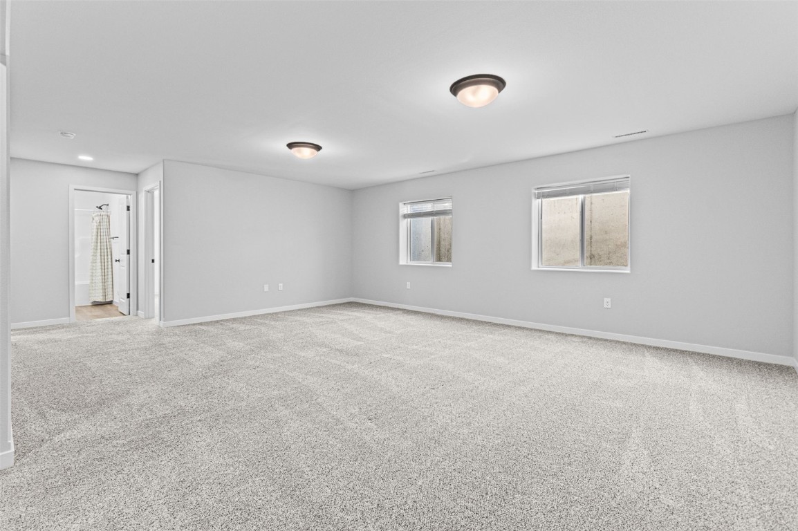 997 Thomas Circle Tiffin IA 52340