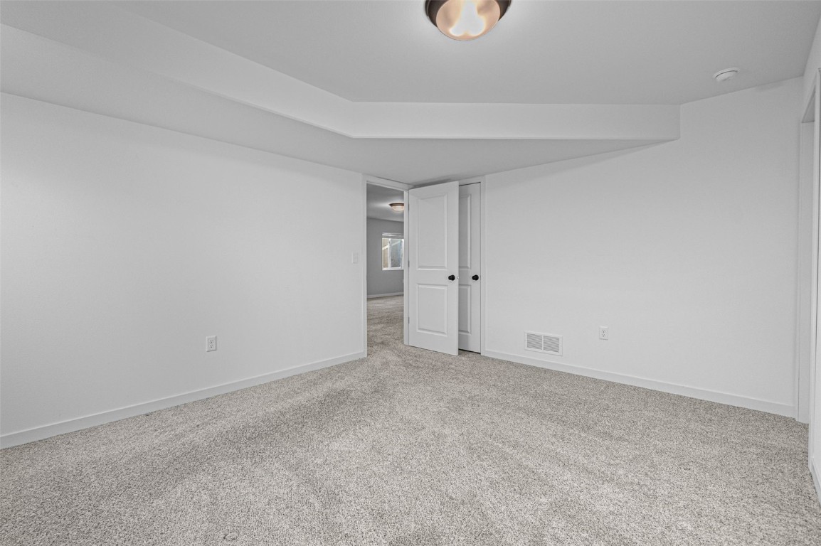 997 Thomas Circle Tiffin IA 52340