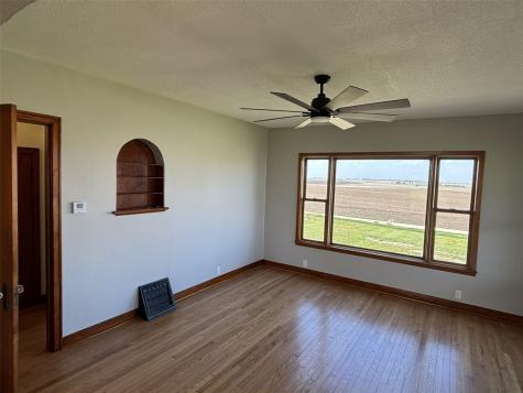 2178 142 Street Lowden IA 52255