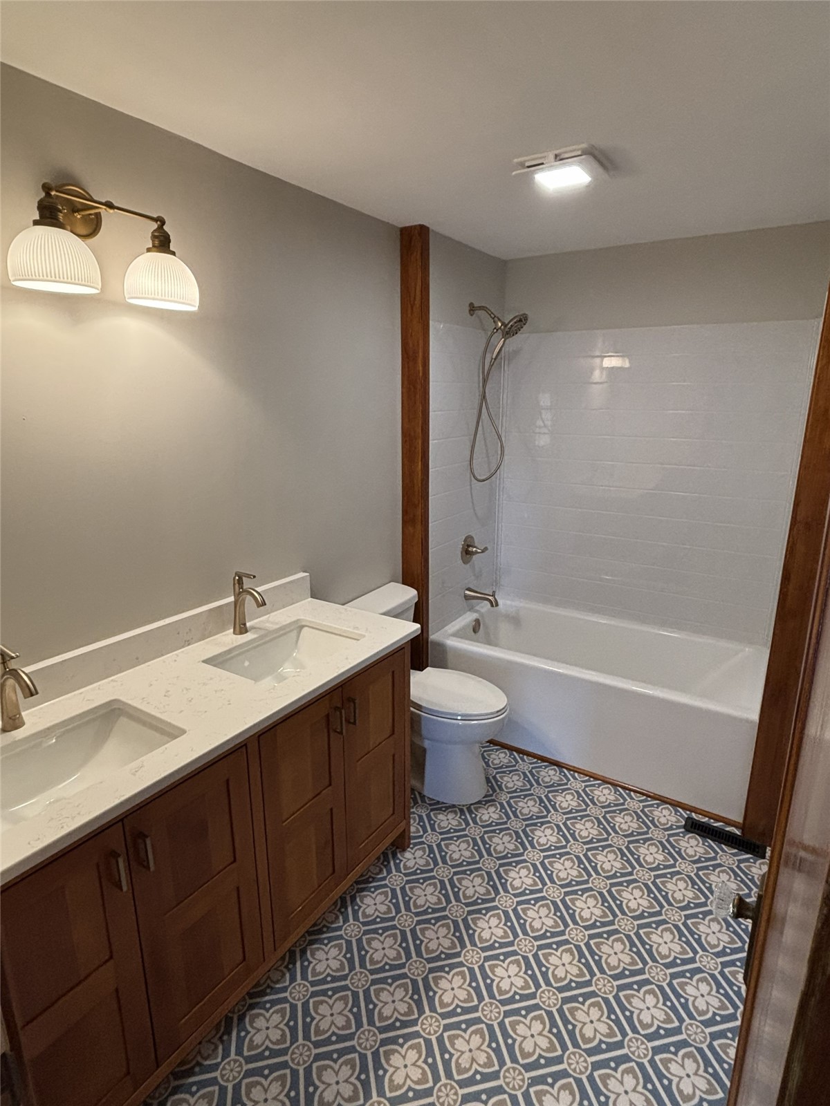 2178 142 Street Lowden IA 52255