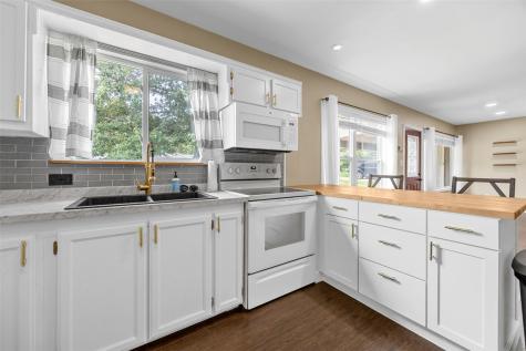 709 6th Avenue Coralville IA 52241