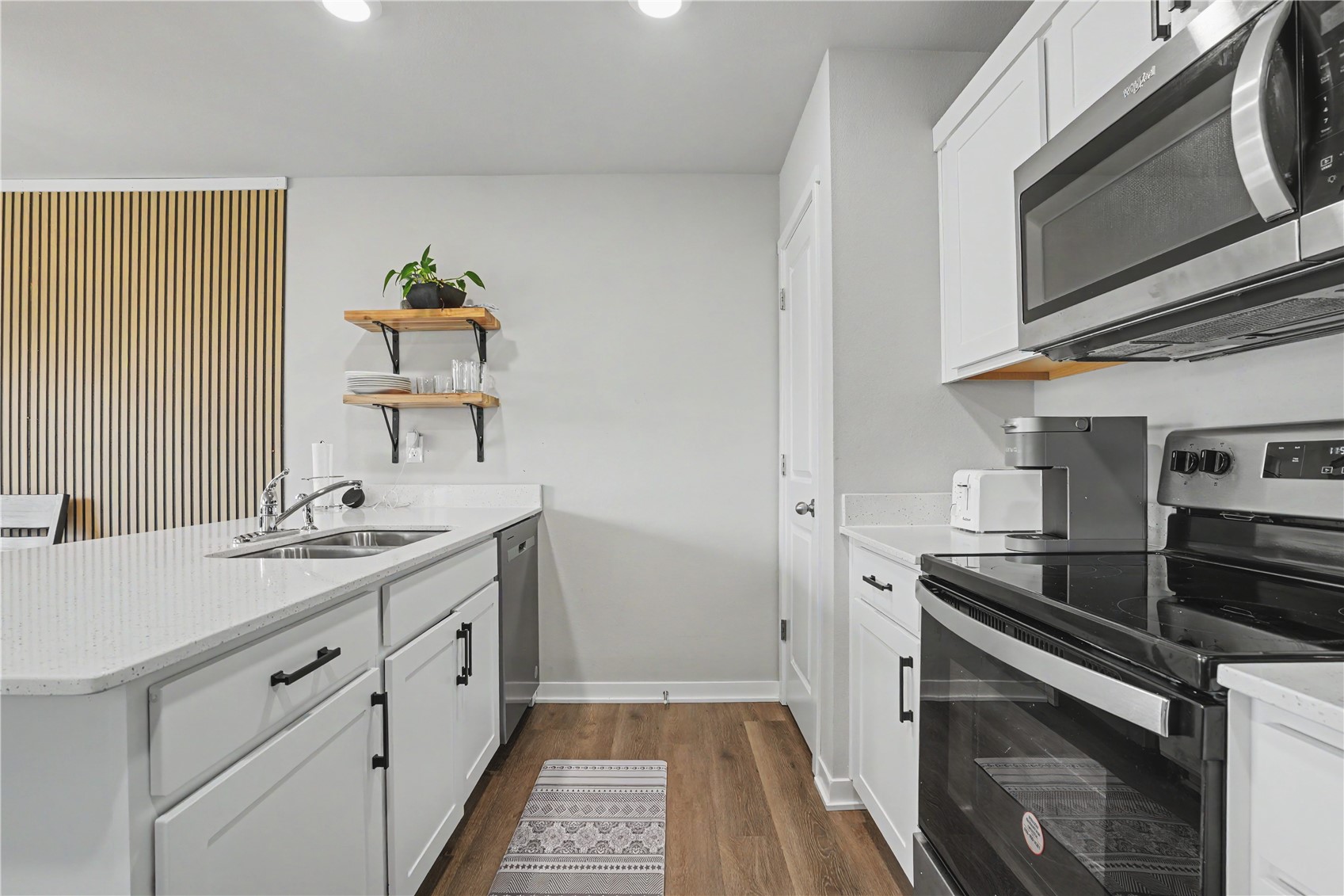 2786 Anne Drive Hiawatha IA 52233
