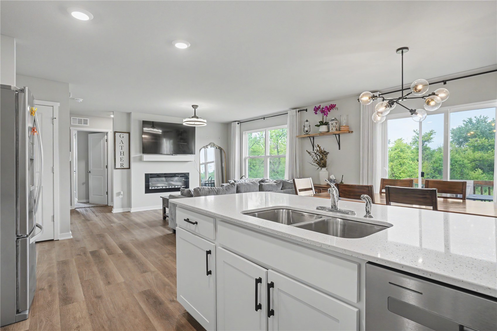 2786 Anne Drive Hiawatha IA 52233