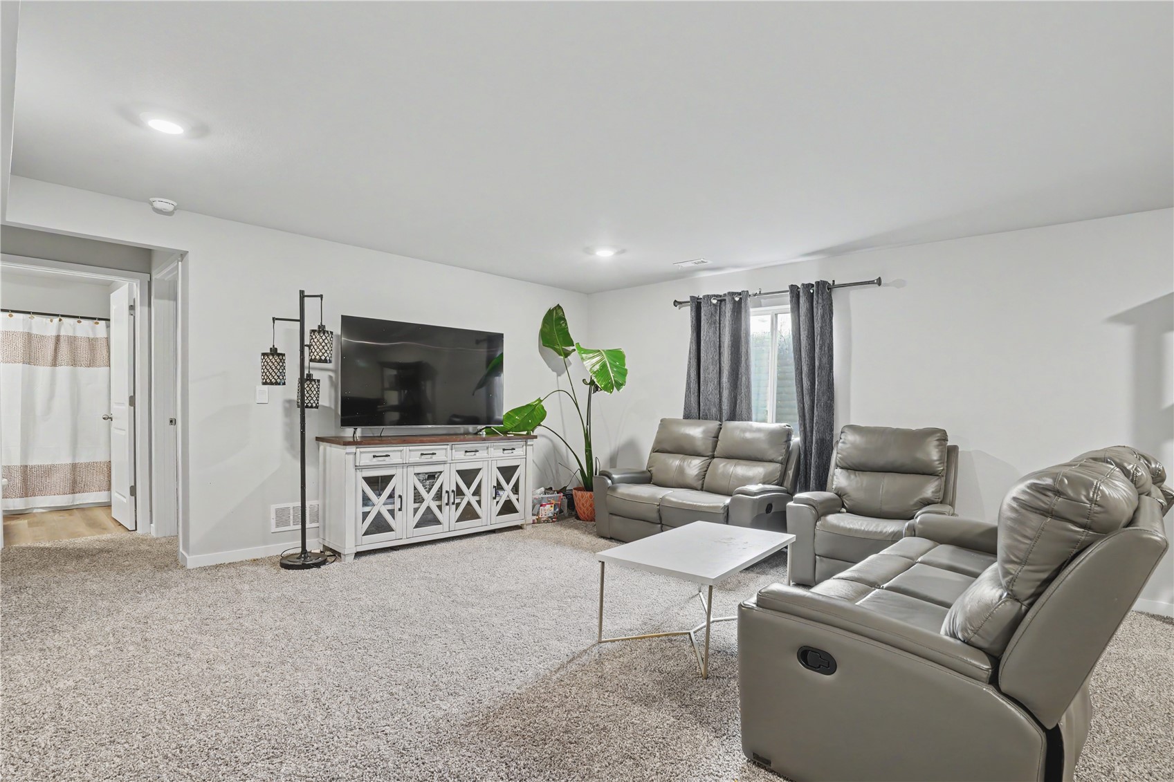 2786 Anne Drive Hiawatha IA 52233