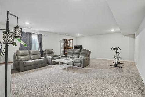2786 Anne Drive Hiawatha IA 52233