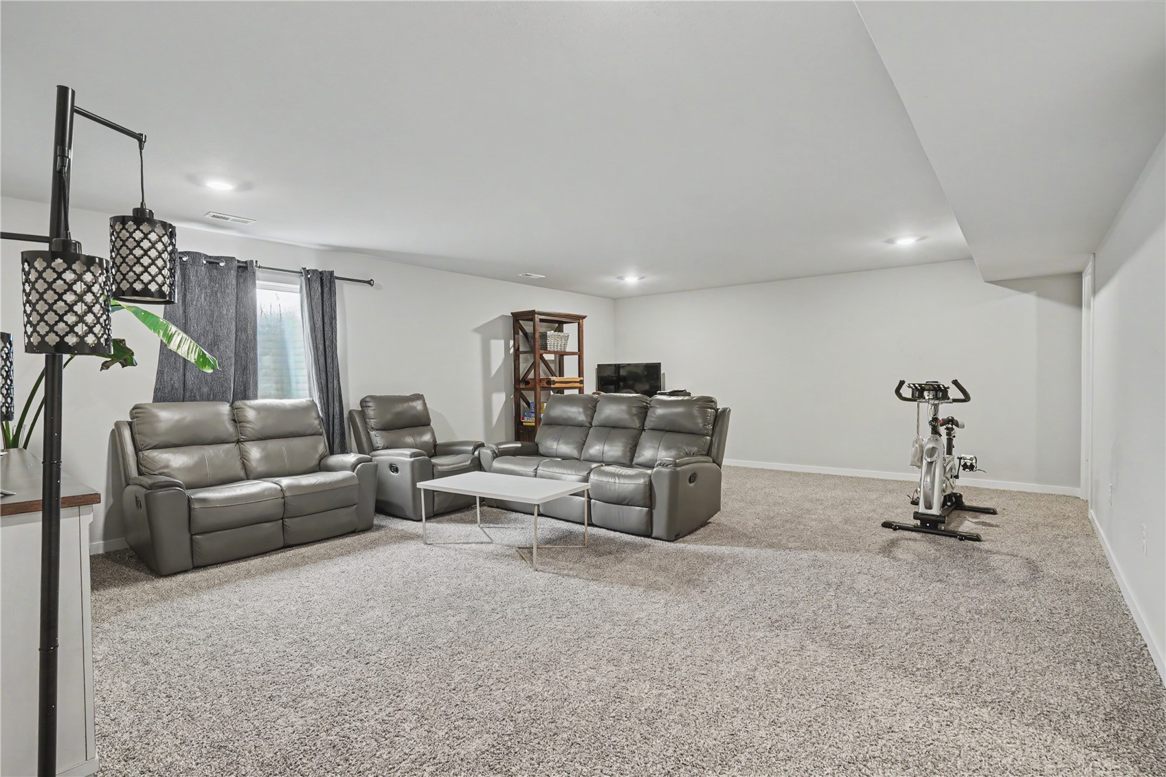 2786 Anne Drive Hiawatha IA 52233