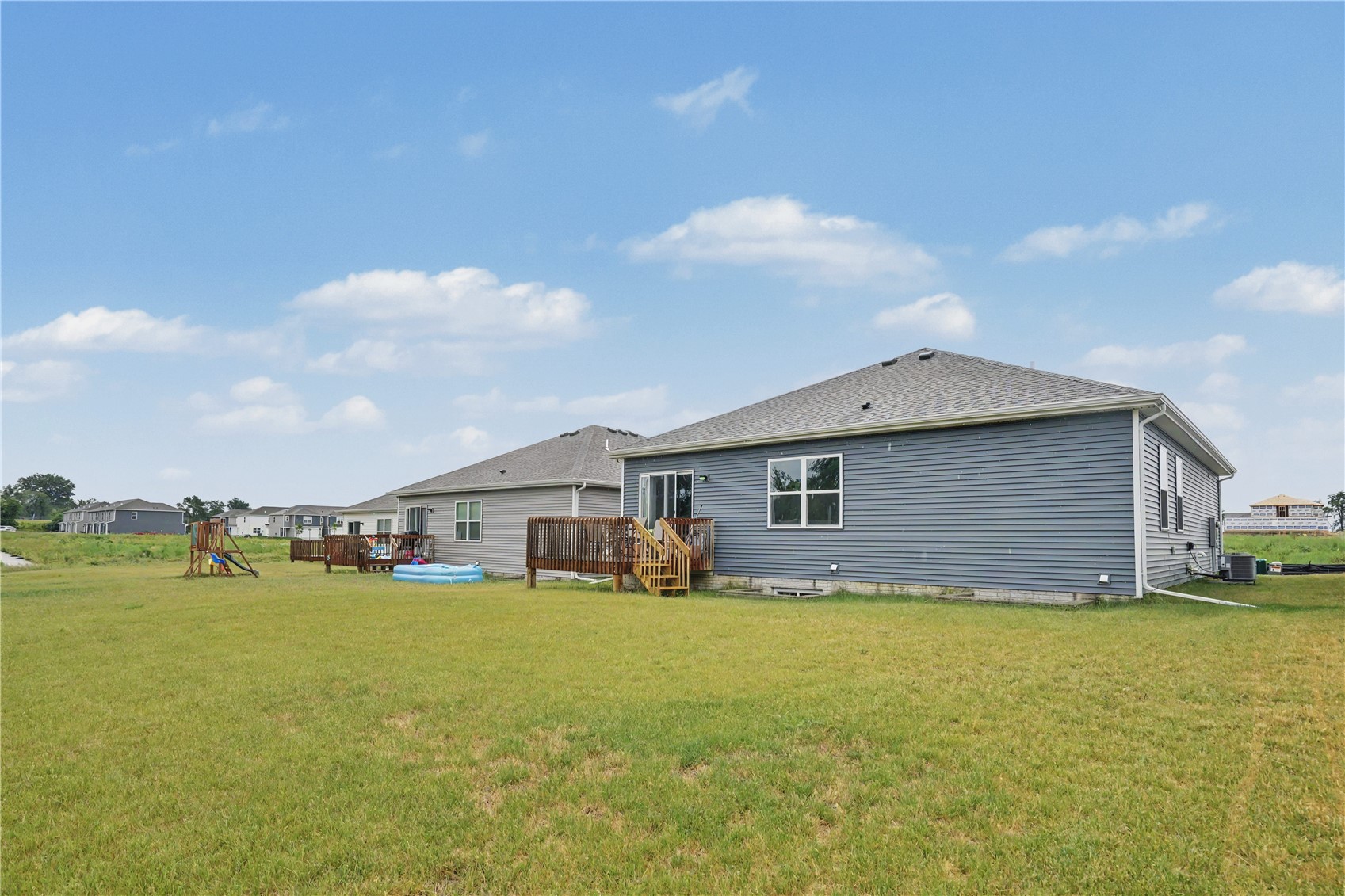 2786 Anne Drive Hiawatha IA 52233