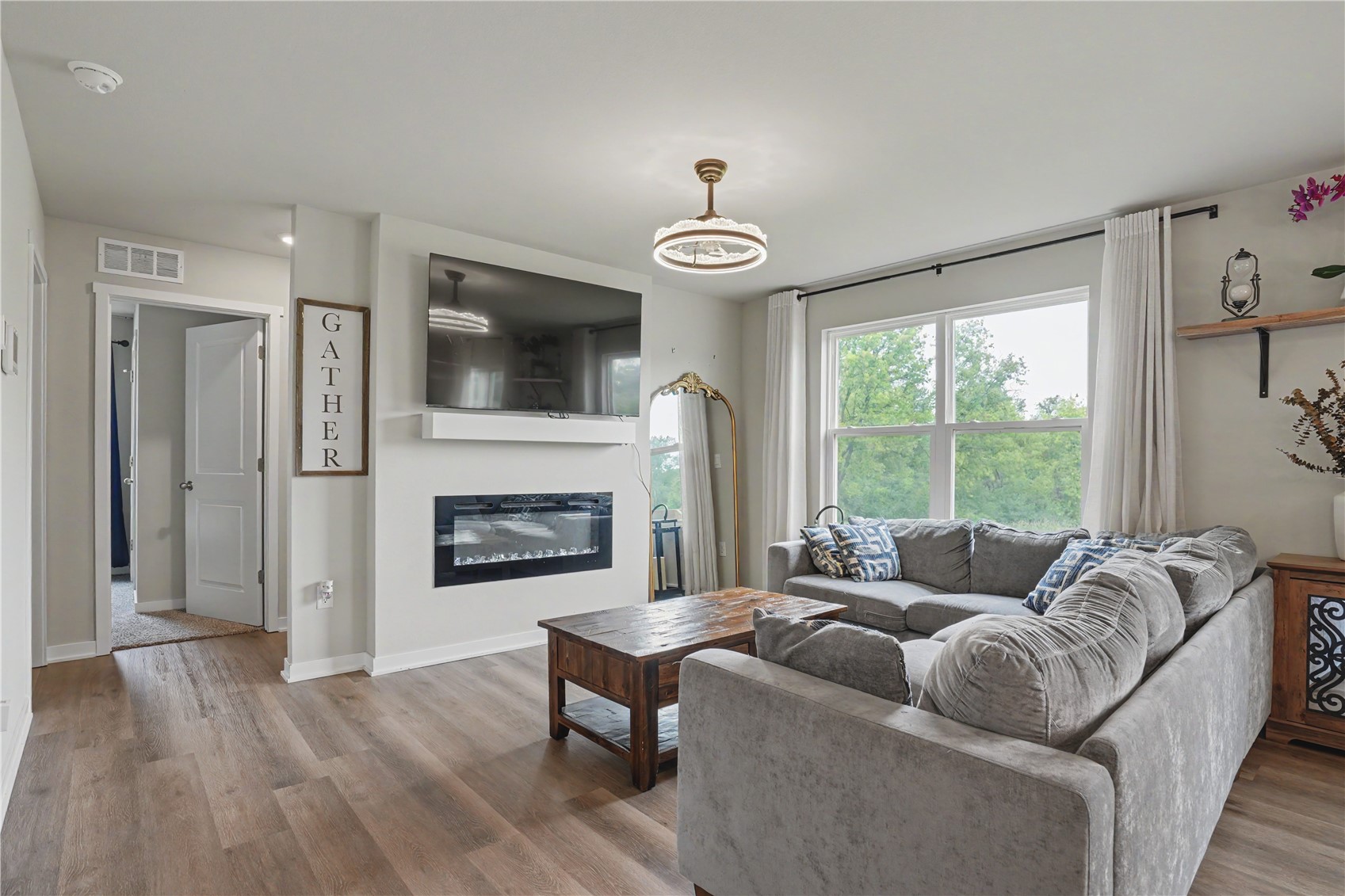 2786 Anne Drive Hiawatha IA 52233