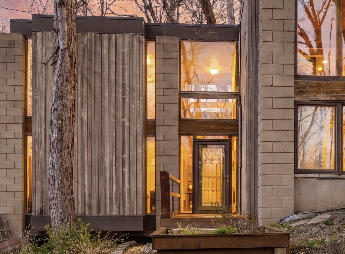 2140 Glass Road NE Cedar Rapids IA 52402