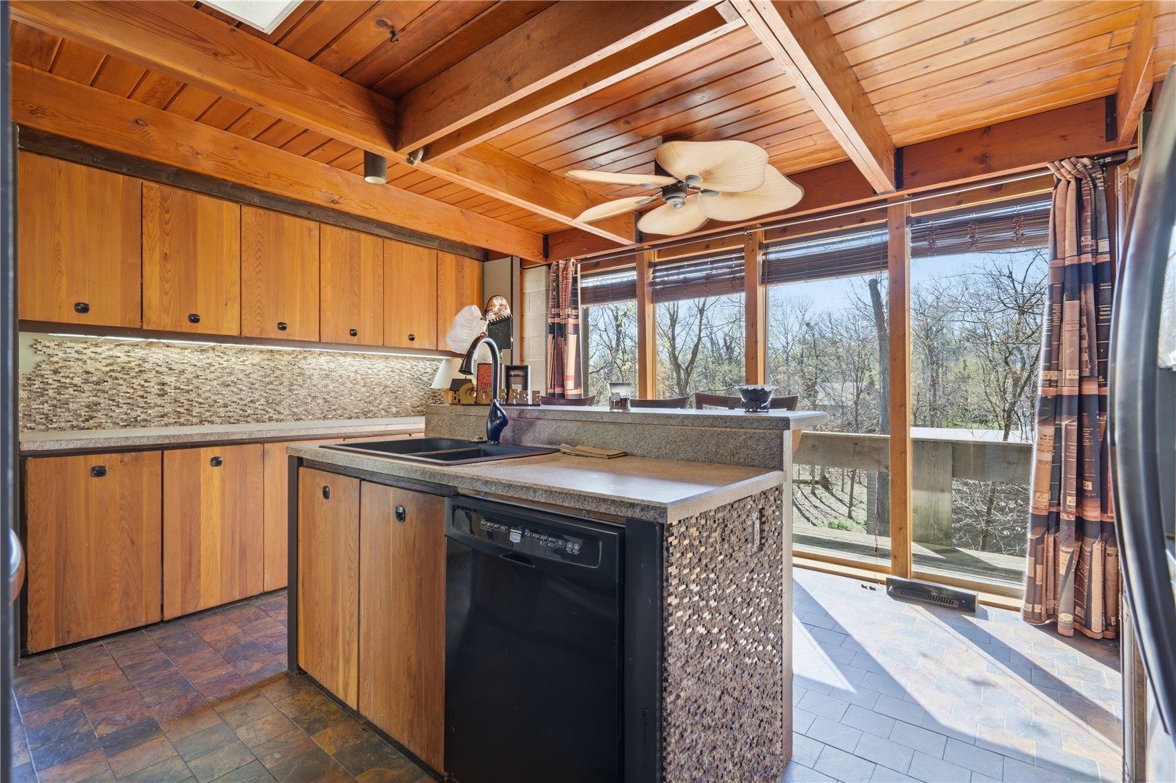 2140 Glass Road NE Cedar Rapids IA 52402