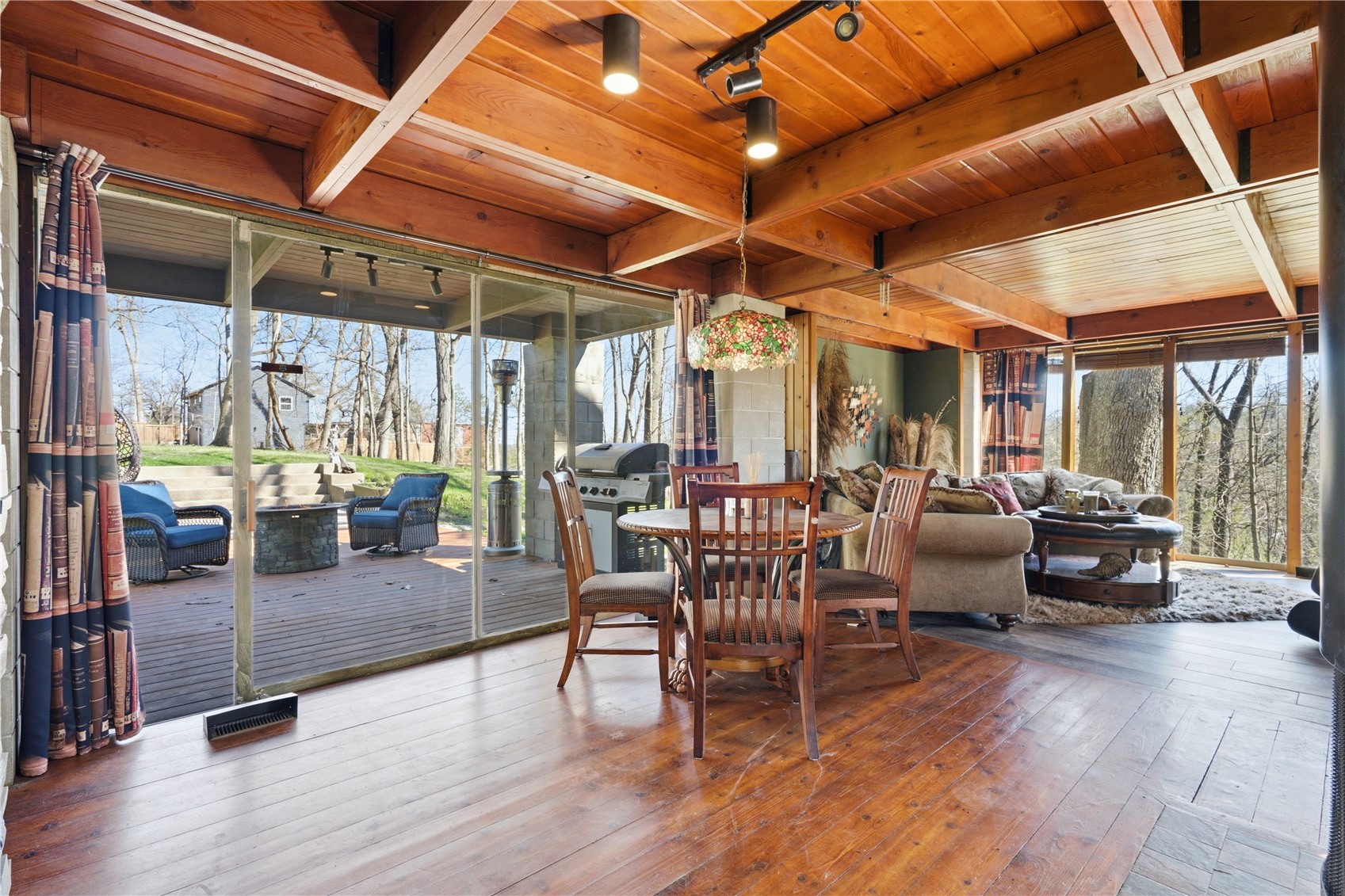 2140 Glass Road NE Cedar Rapids IA 52402