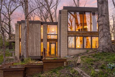 2140 Glass Road NE Cedar Rapids IA 52402