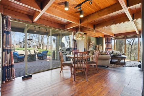 2140 Glass Road NE Cedar Rapids IA 52402