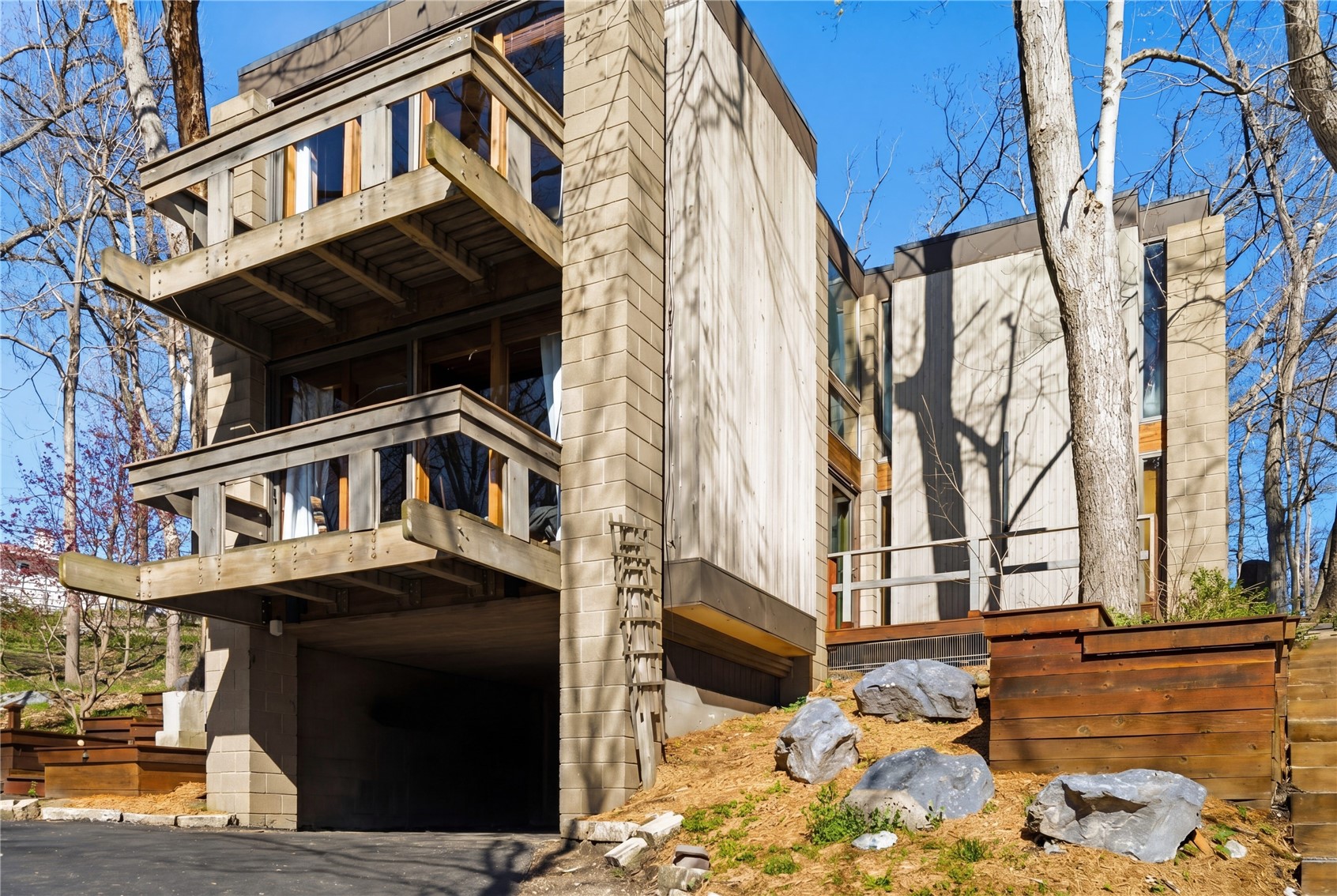 2140 Glass Road NE Cedar Rapids IA 52402