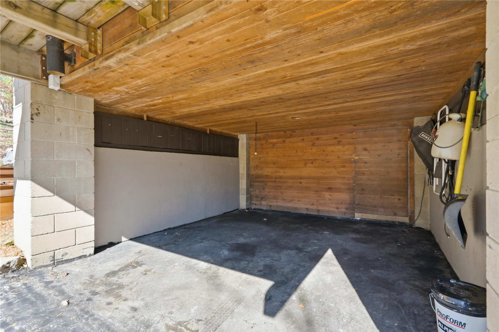 2140 Glass Road NE Cedar Rapids IA 52402