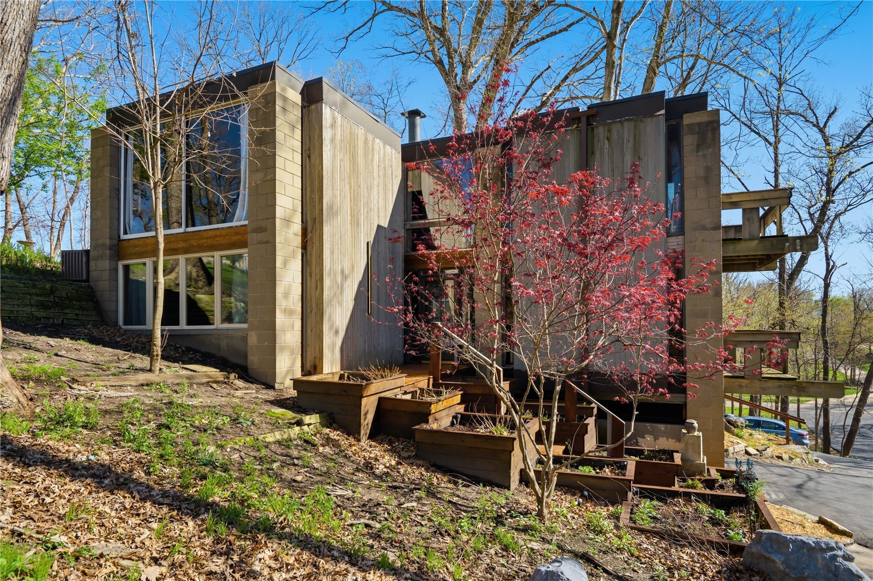 2140 Glass Road NE Cedar Rapids IA 52402