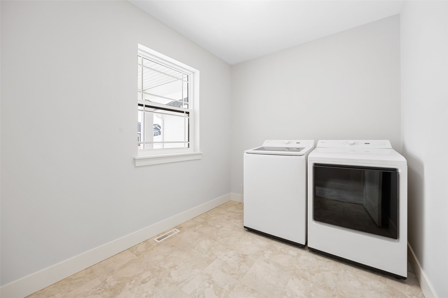 5402 Seminole Valley Trail NE Cedar Rapids IA 52411