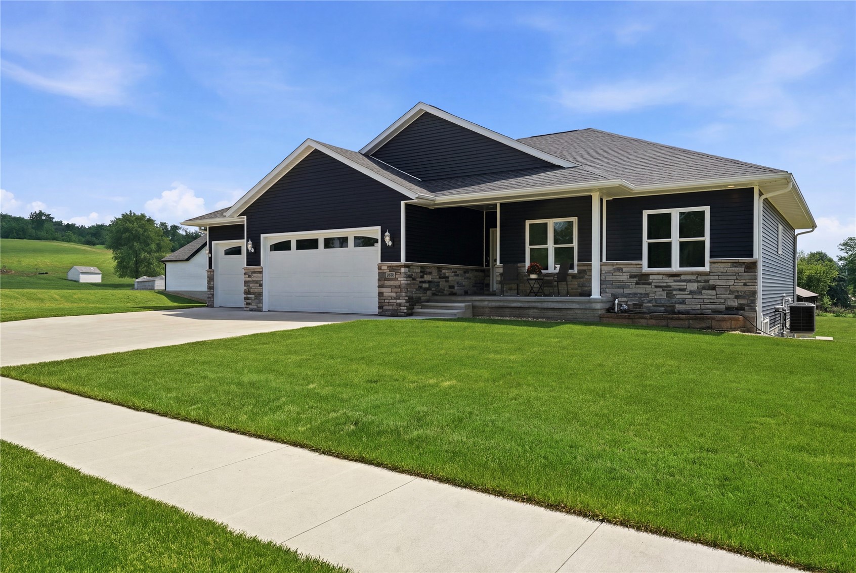 2416 Kestrel Drive SE Cedar Rapids IA 52403