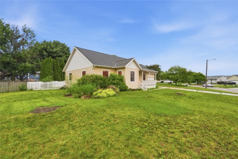 349 Aaron Court SW Swisher IA 52338