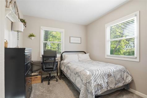 642 38th Street NE Cedar Rapids IA 52402