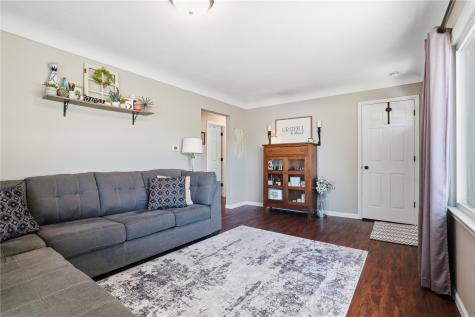 642 38th Street NE Cedar Rapids IA 52402