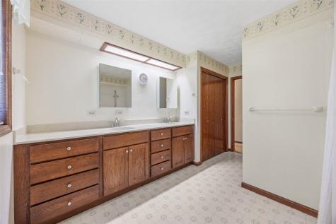 1688 17th Avenue Marion IA 52302