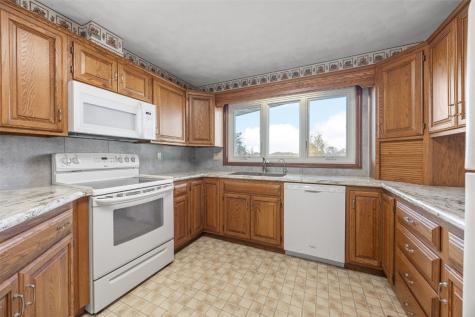 1688 17th Avenue Marion IA 52302