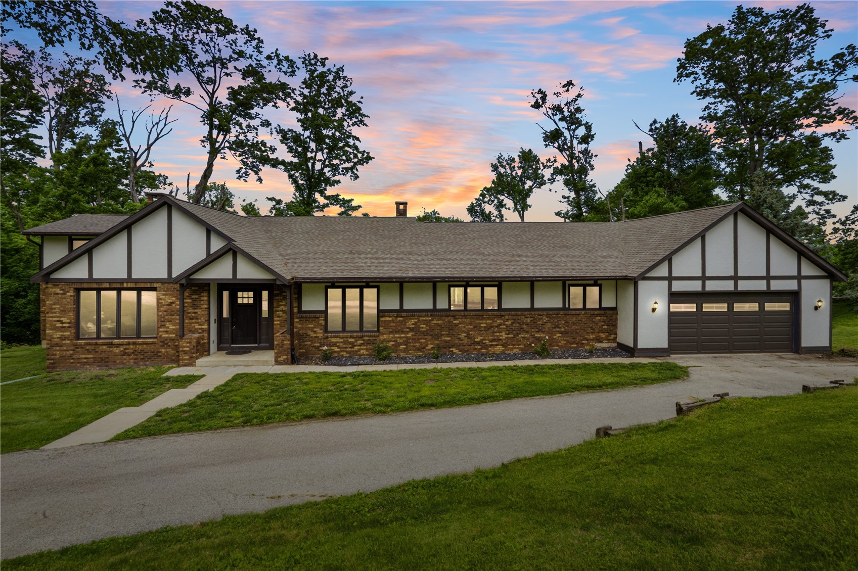 6220 High Country Drive NE Cedar Rapids IA 52411