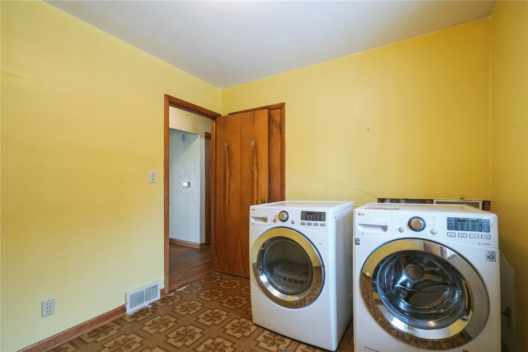 2765 5th Avenue Marion IA 52302