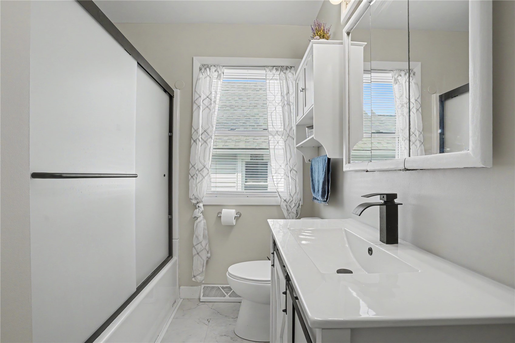 2718 E Avenue NW Cedar Rapids IA 52405