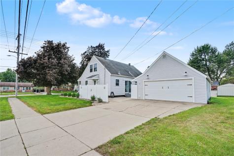 2718 E Avenue NW Cedar Rapids IA 52405