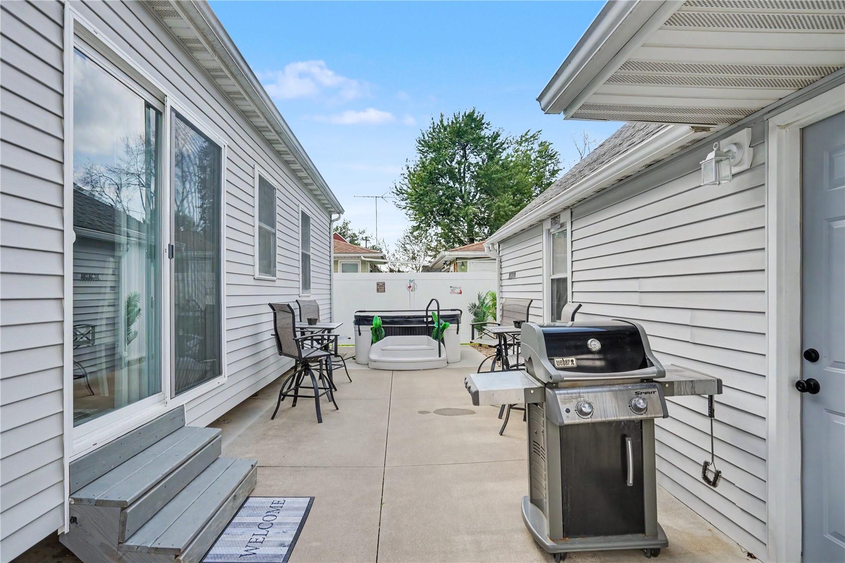 2718 E Avenue NW Cedar Rapids IA 52405