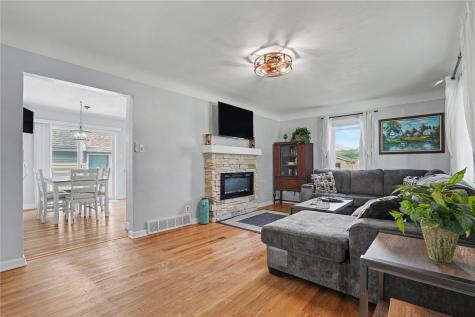 2718 E Avenue NW Cedar Rapids IA 52405