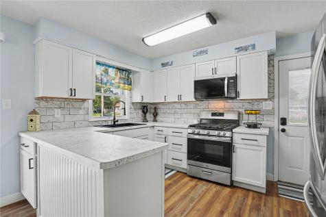 2718 E Avenue NW Cedar Rapids IA 52405