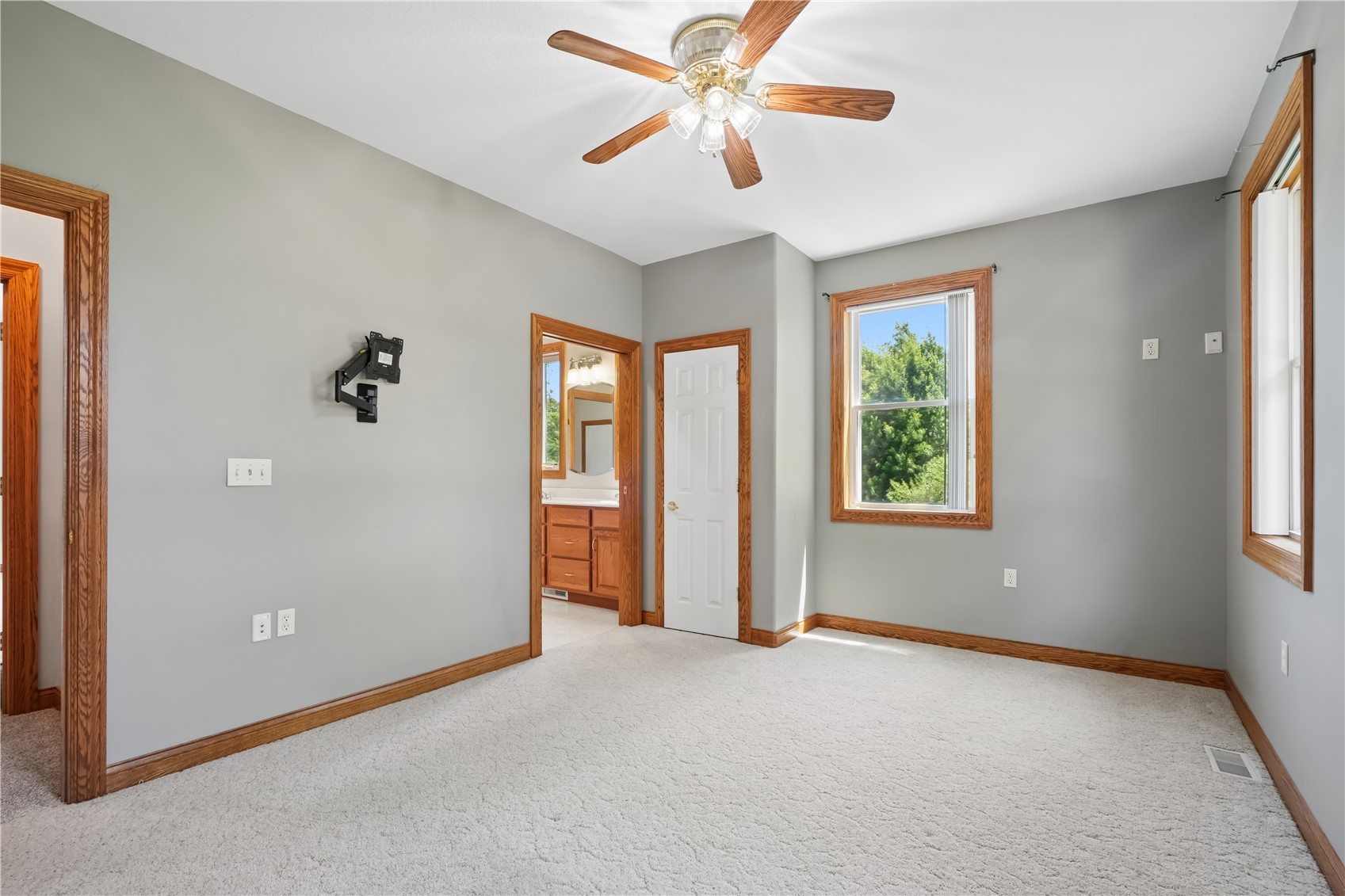 1253 Hillview Court NE Swisher IA 52338