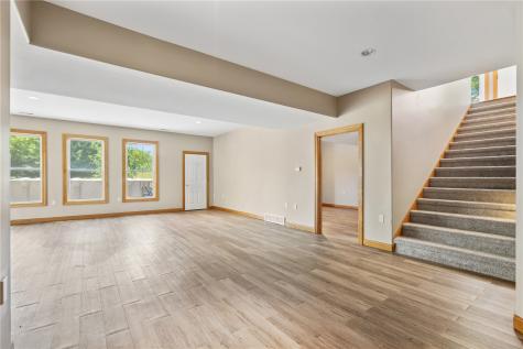 1253 Hillview Court NE Swisher IA 52338