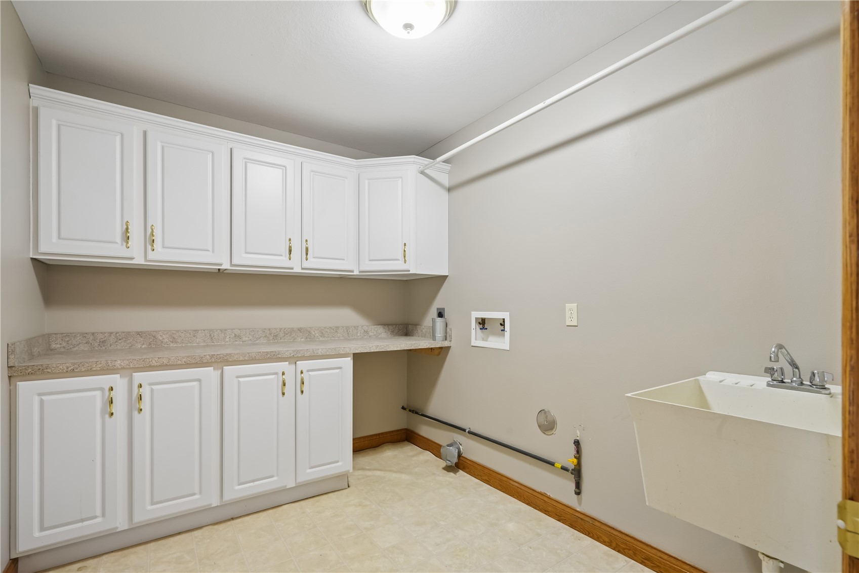 1253 Hillview Court NE Swisher IA 52338