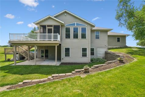 1253 Hillview Court NE Swisher IA 52338