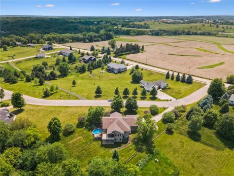 1253 Hillview Court NE Swisher IA 52338