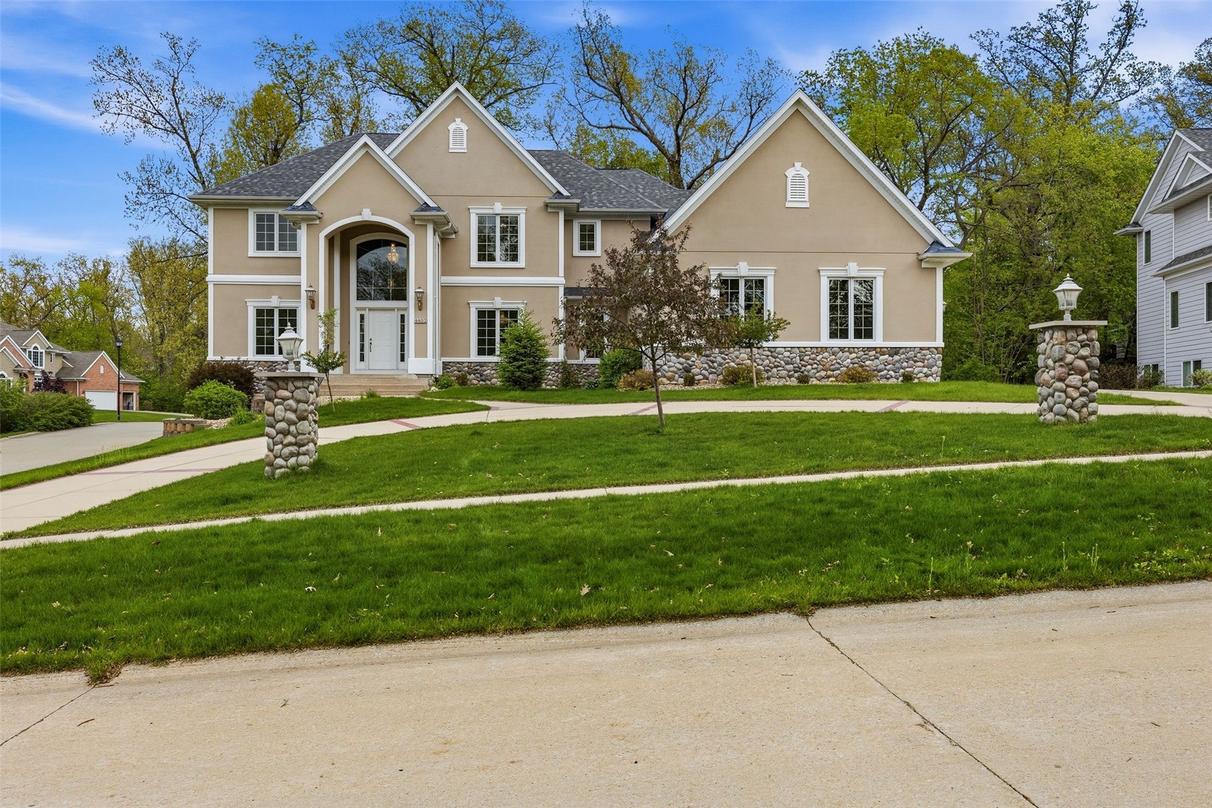 4402 Oak Leaf Court NE Cedar Rapids IA 52411