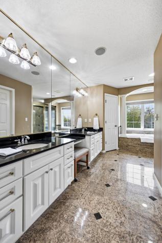 4402 Oak Leaf Court NE Cedar Rapids IA 52411