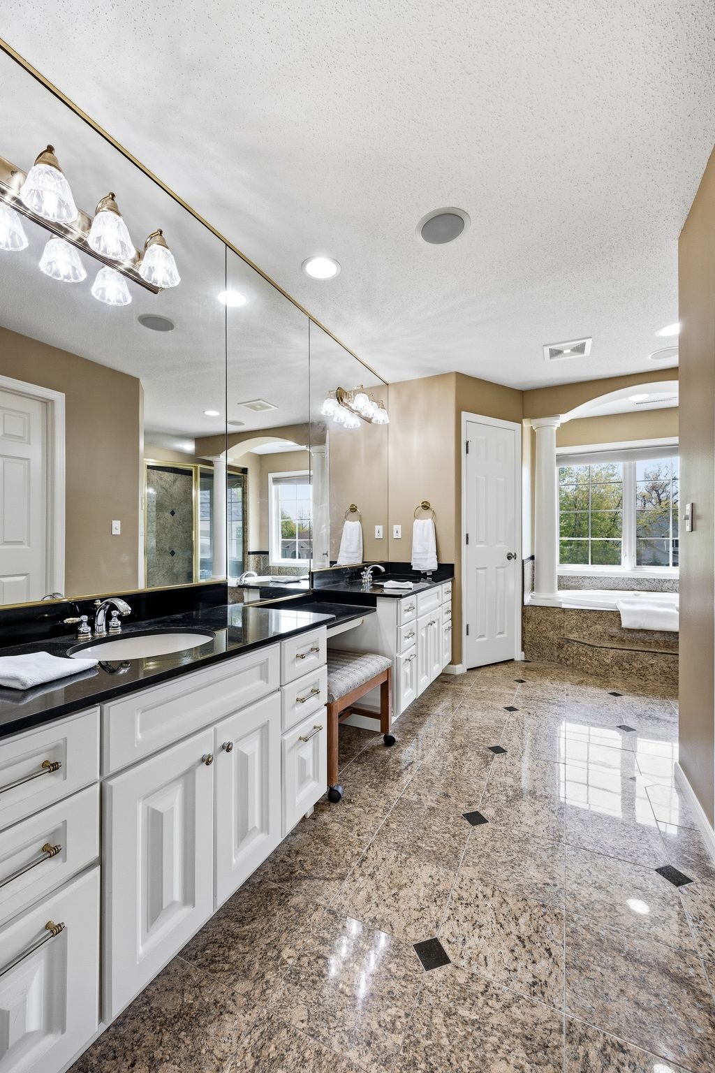 4402 Oak Leaf Court NE Cedar Rapids IA 52411